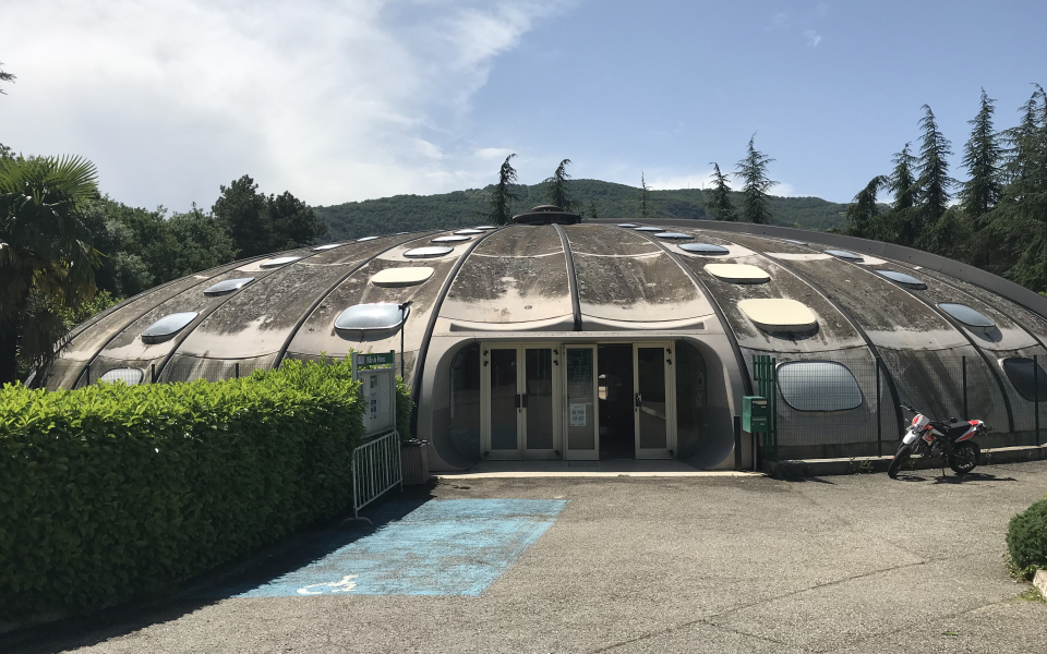 Piscine de Privas - extérieur.JPG